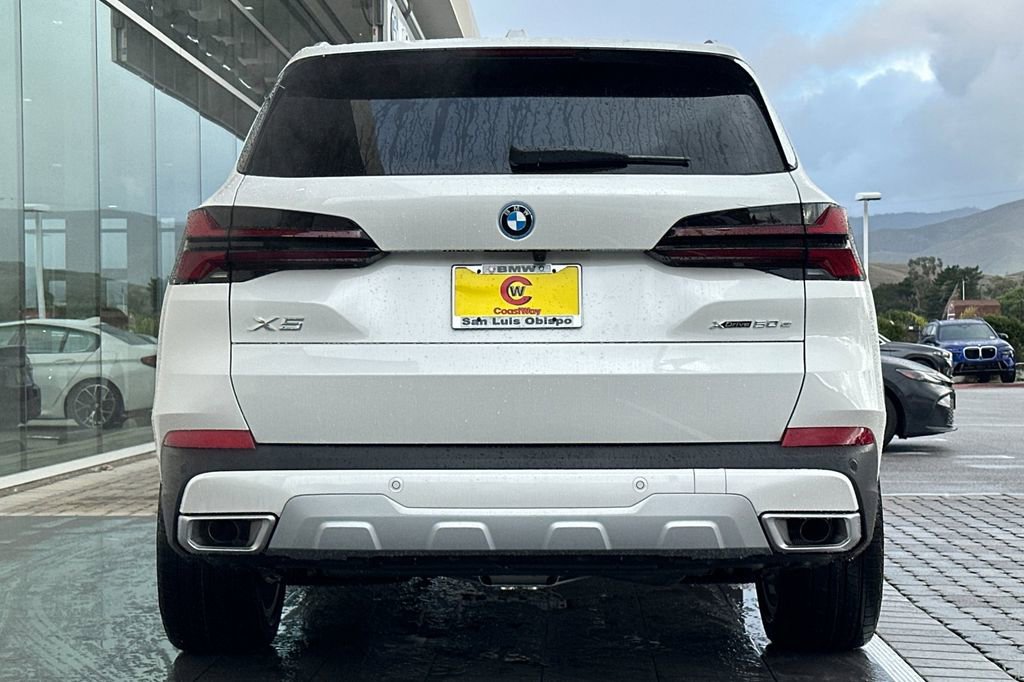 New 2026 BMW X5 xDrive50e w/ Climate Comfort Package AWD/4WD image 4