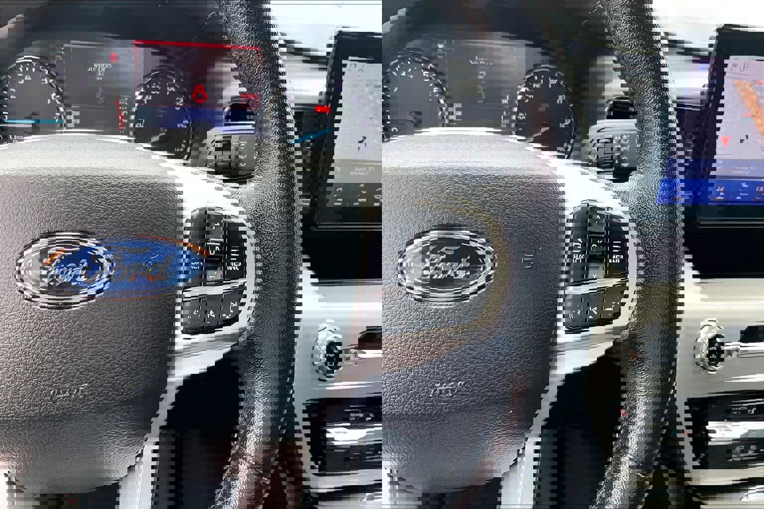 Used 2022 Ford Explorer XLT w/ Equipment Group 202A image 24