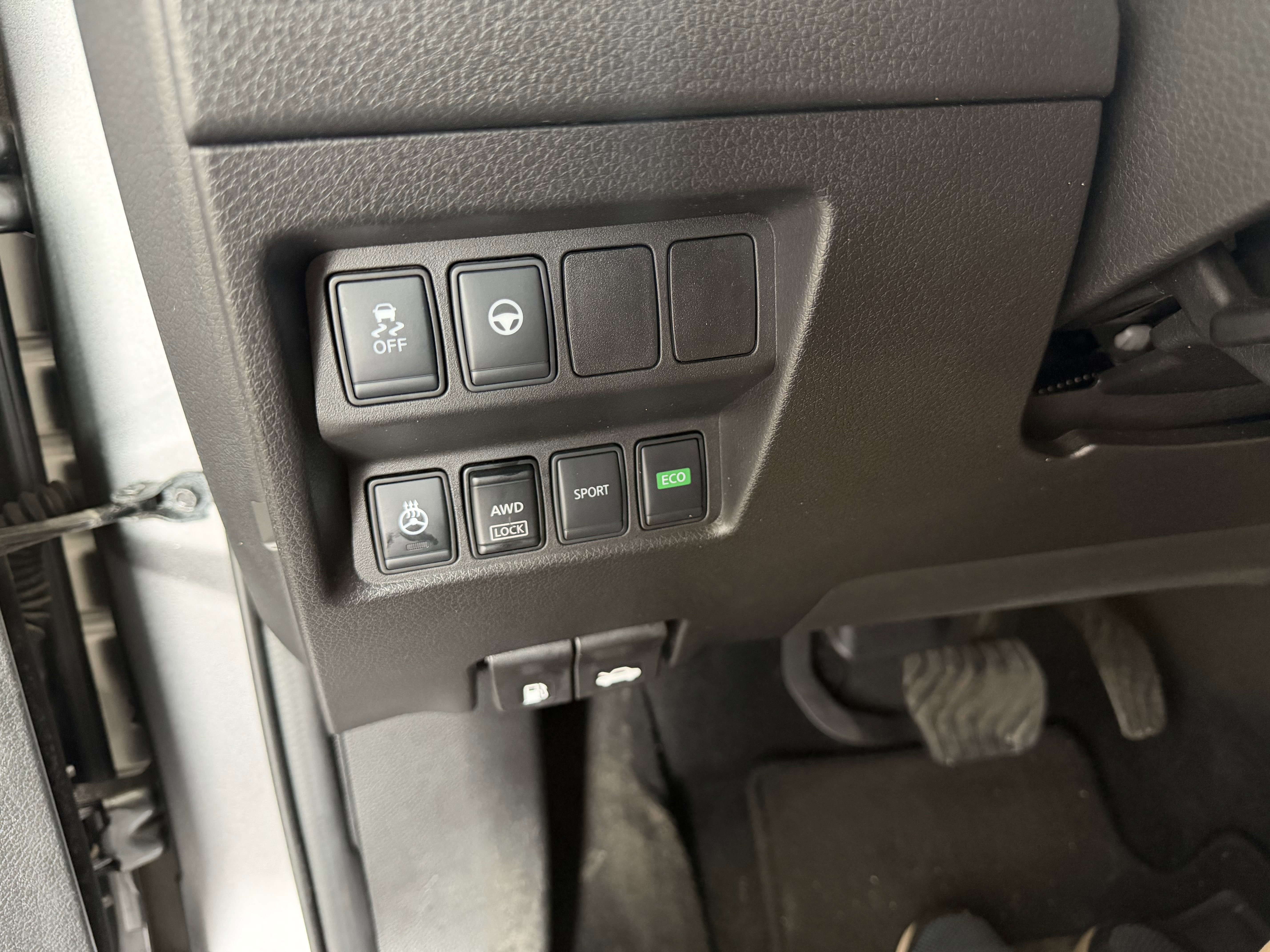 Used 2020 Nissan Rogue Sport SV w/ Technology Package image 7