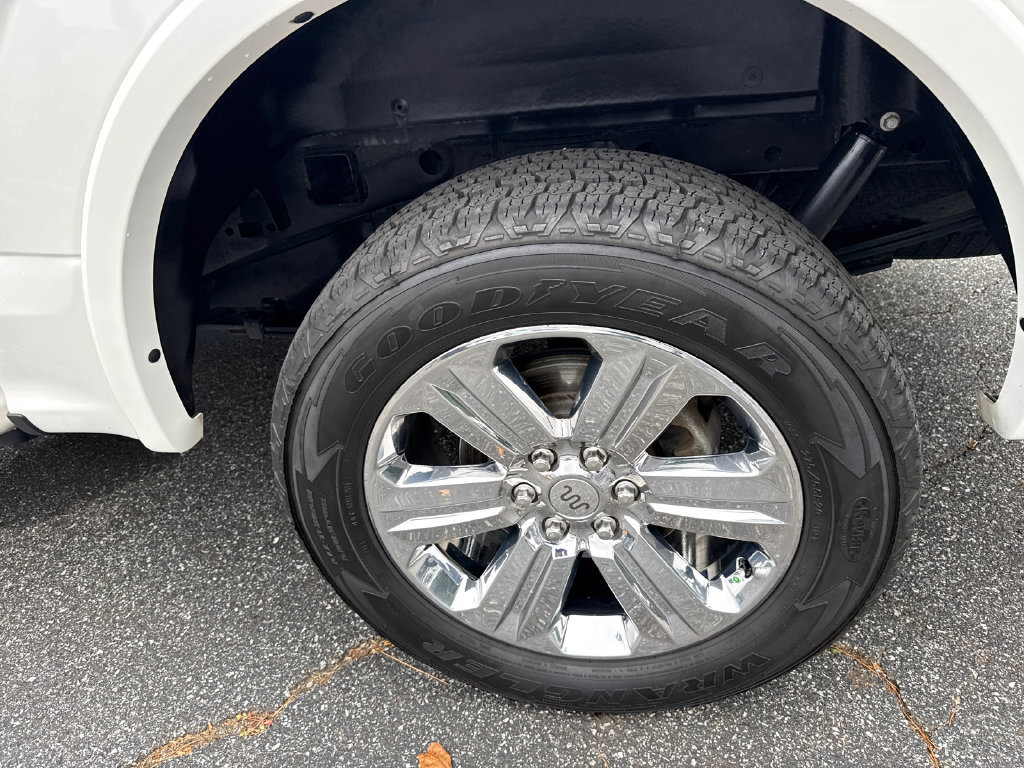Used 2019 Ford F150 King Ranch w/ Equipment Group 601A Luxury AWD/4WD image 19