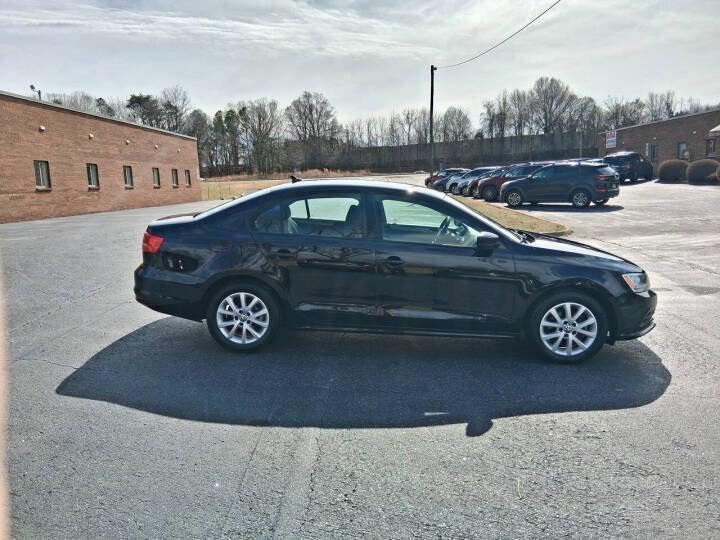 Used 2015 Volkswagen Jetta SE FWD image 4