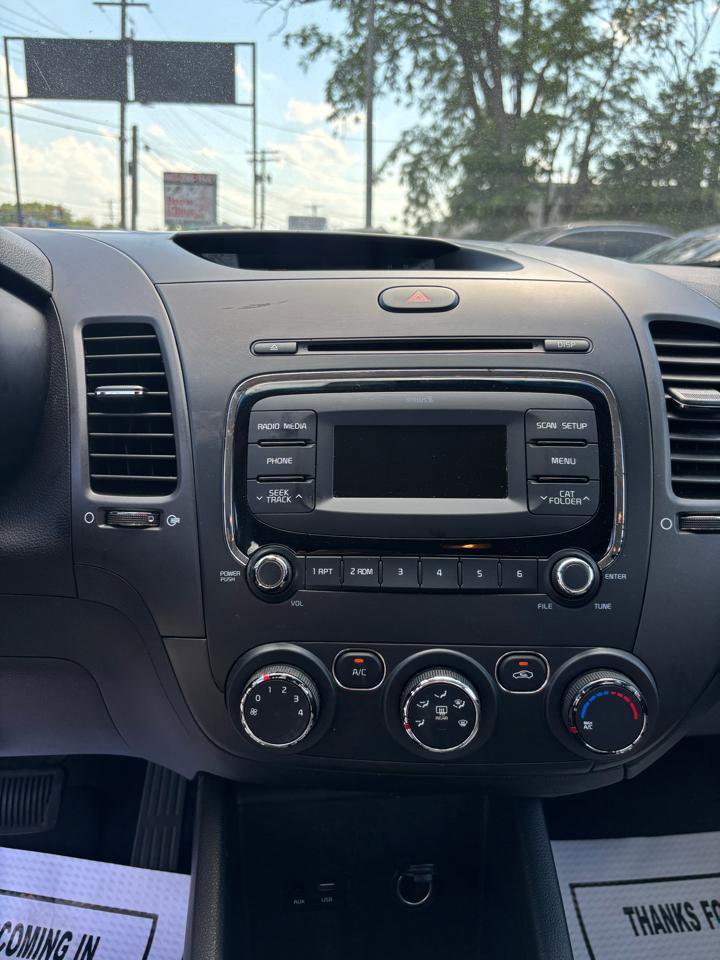 Used 2018 Kia Forte LX FWD image 12