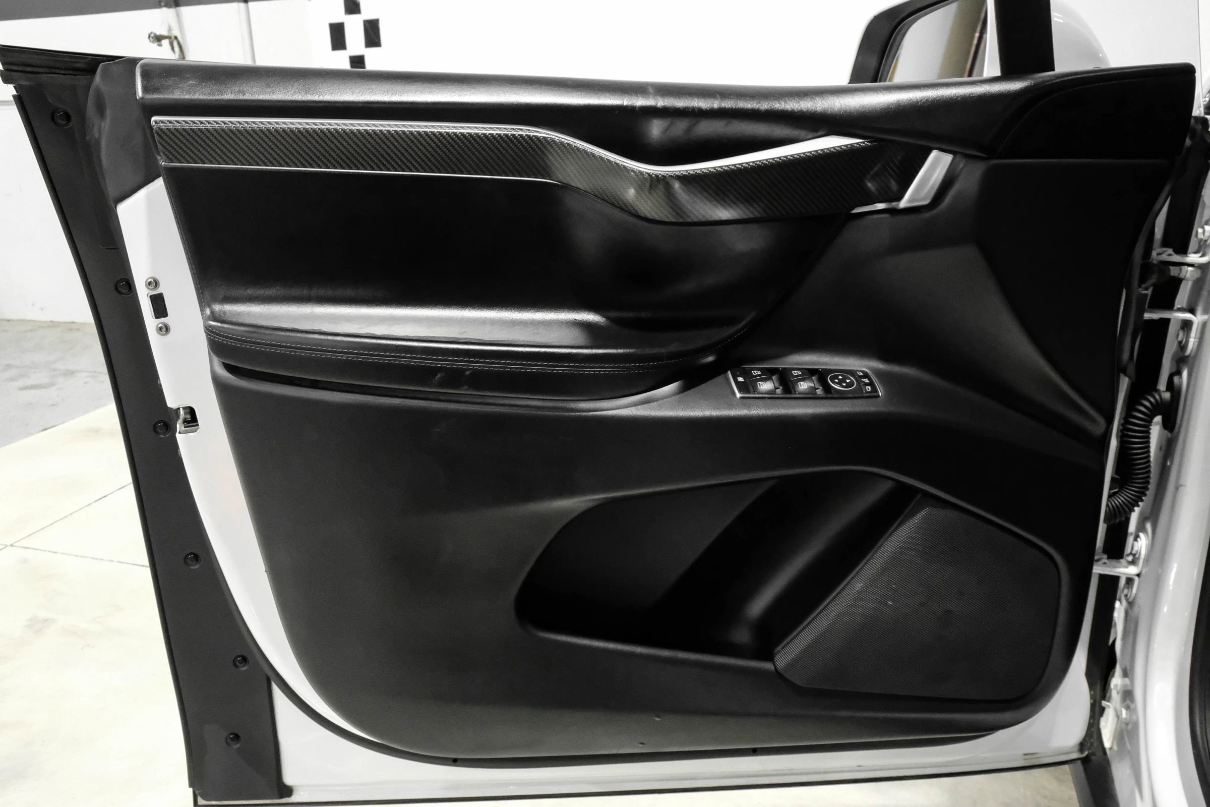 Used 2016 Tesla Model X P90D image 38