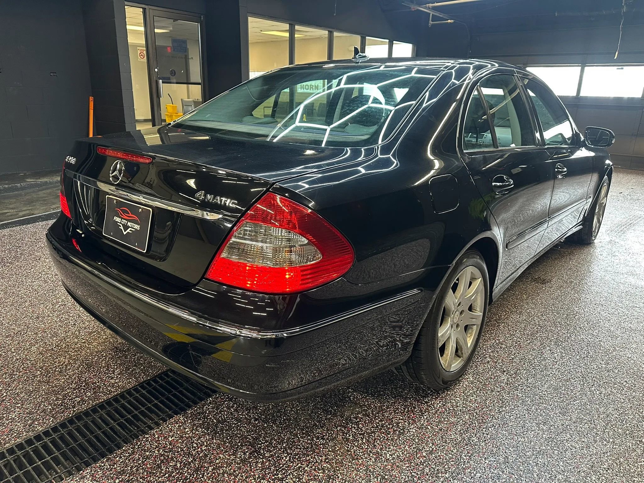 Used 2008 Mercedes-Benz E 350 4MATIC Sedan image 7