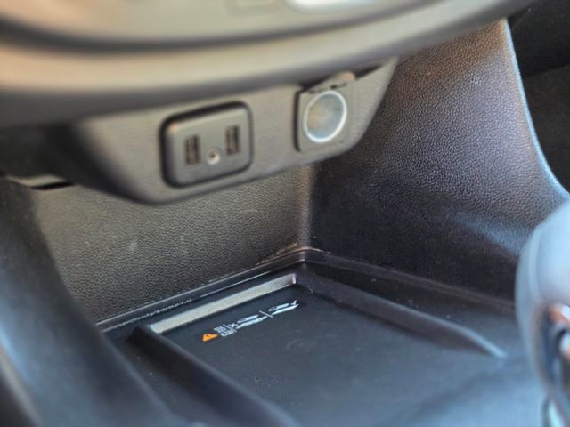 Used 2023 Chevrolet Traverse LT image 29