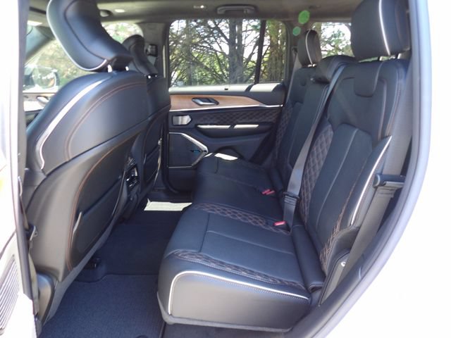New 2026 Jeep Grand Cherokee Summit w/ Adv Protech Group IV AWD/4WD image 9