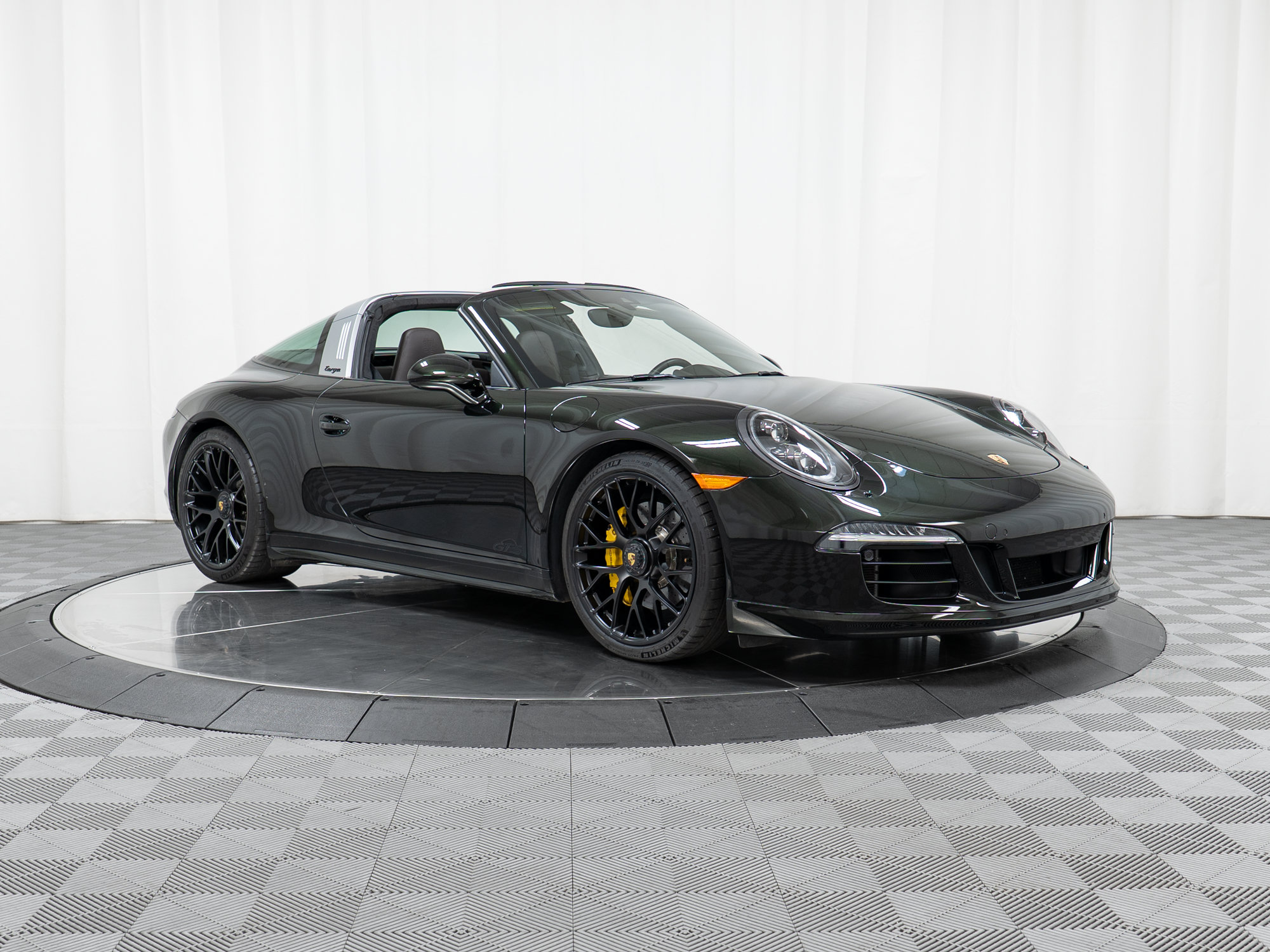 Certified 2016 Porsche 911 Targa 4 GTS AWD/4WD image 9