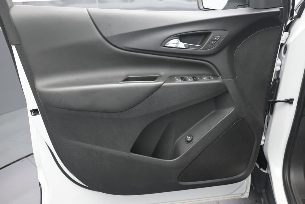 Used 2024 Chevrolet Equinox LT FWD image 12