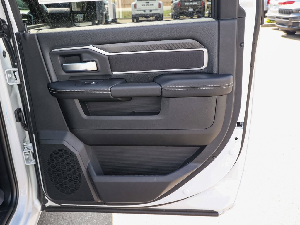 New 2026 RAM 3500 Big Horn AWD/4WD image 19
