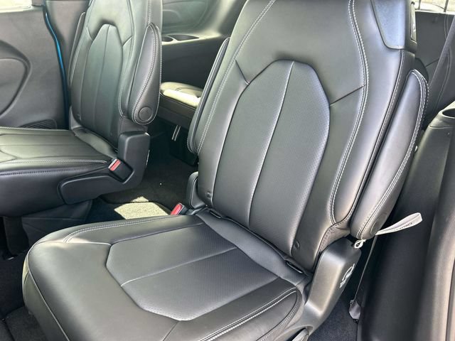 New 2026 Chrysler Pacifica Select FWD image 18
