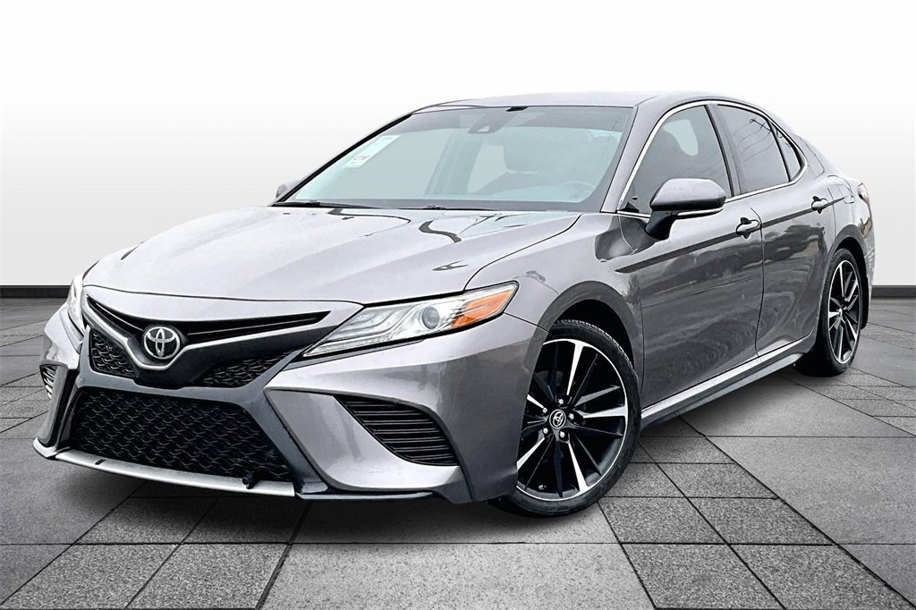 Used 2019 Toyota Camry XSE image 1