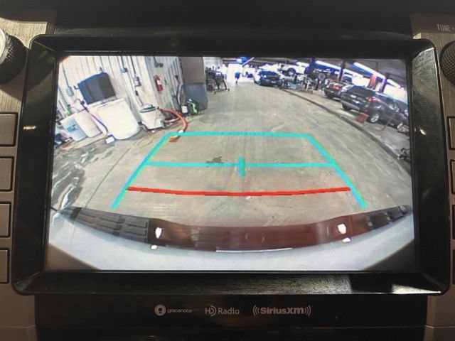 Used 2021 Toyota Tundra 4x4 CrewMax image 8