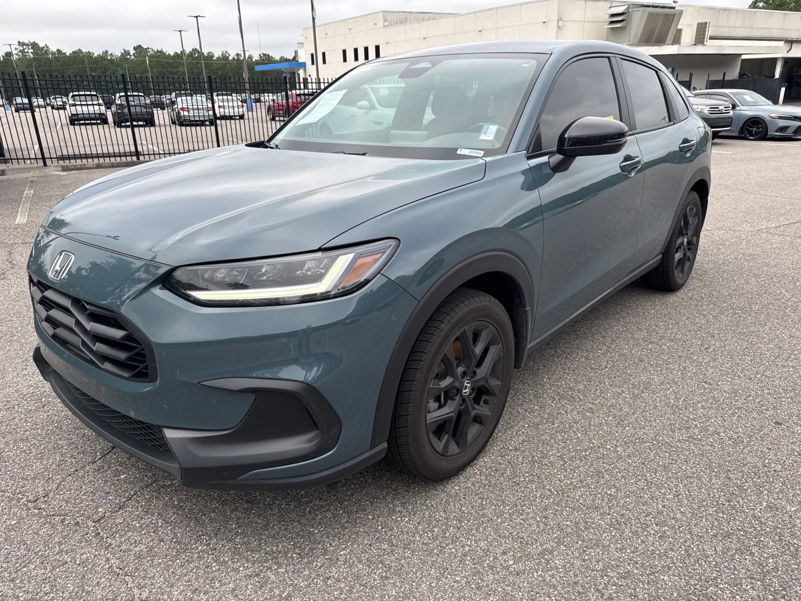 Certified 2025 Honda HR-V Sport image 1