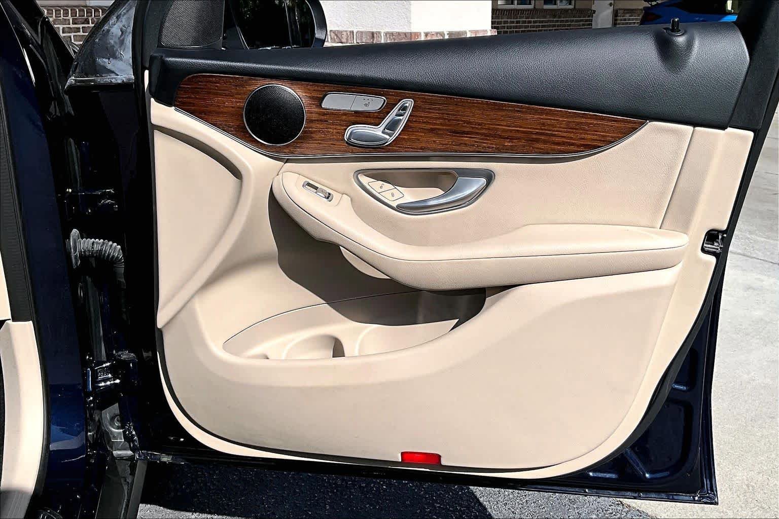 Certified 2022 Mercedes-Benz GLC 300 4MATIC image 23