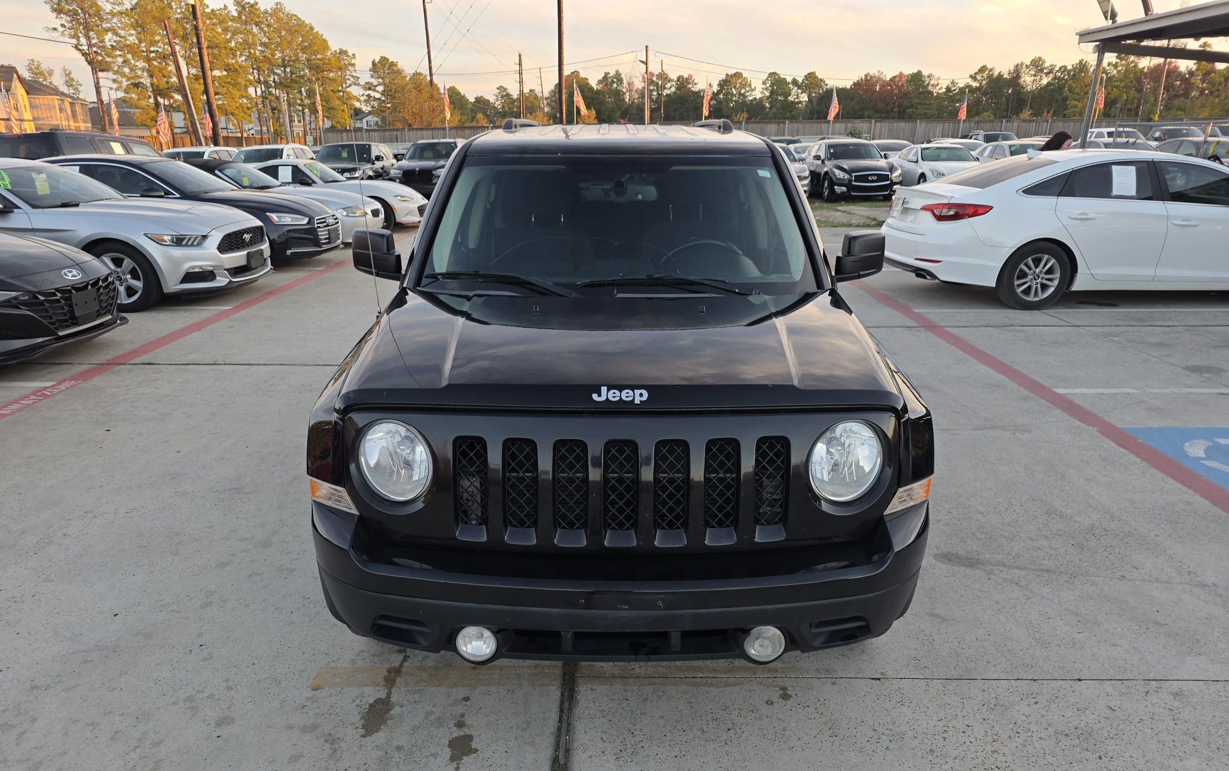 Used 2017 Jeep Patriot Latitude FWD image 4