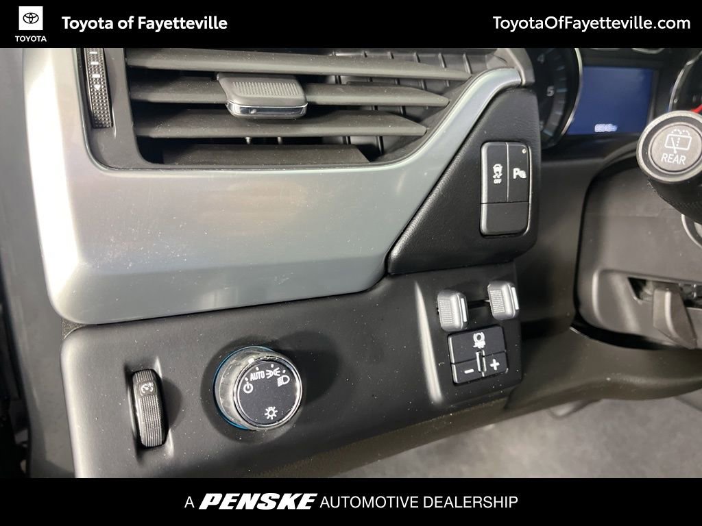 Used 2019 Chevrolet Tahoe LS w/ All-Season Package image 27