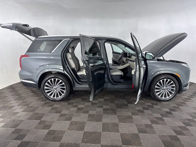 Used 2025 Hyundai Palisade Calligraphy AWD/4WD image 17