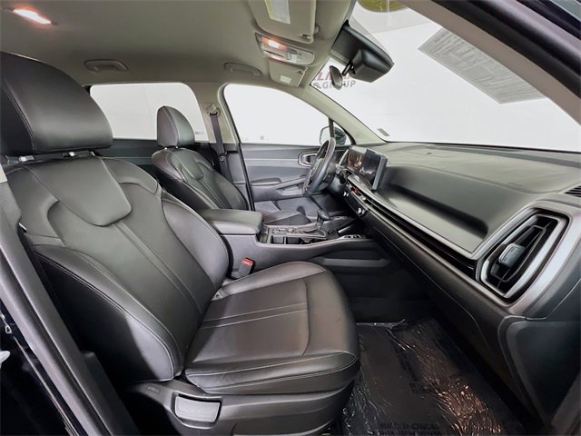 Used 2024 Kia Sorento S image 40