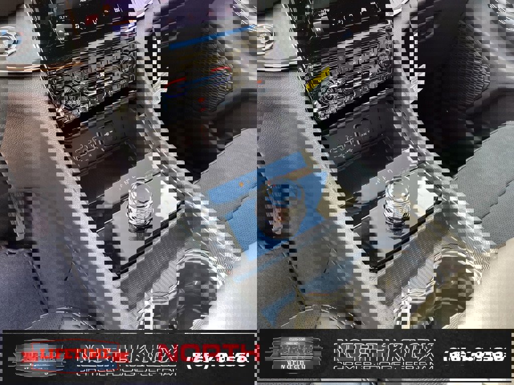 New 2025 Jeep Grand Cherokee Altitude image 11