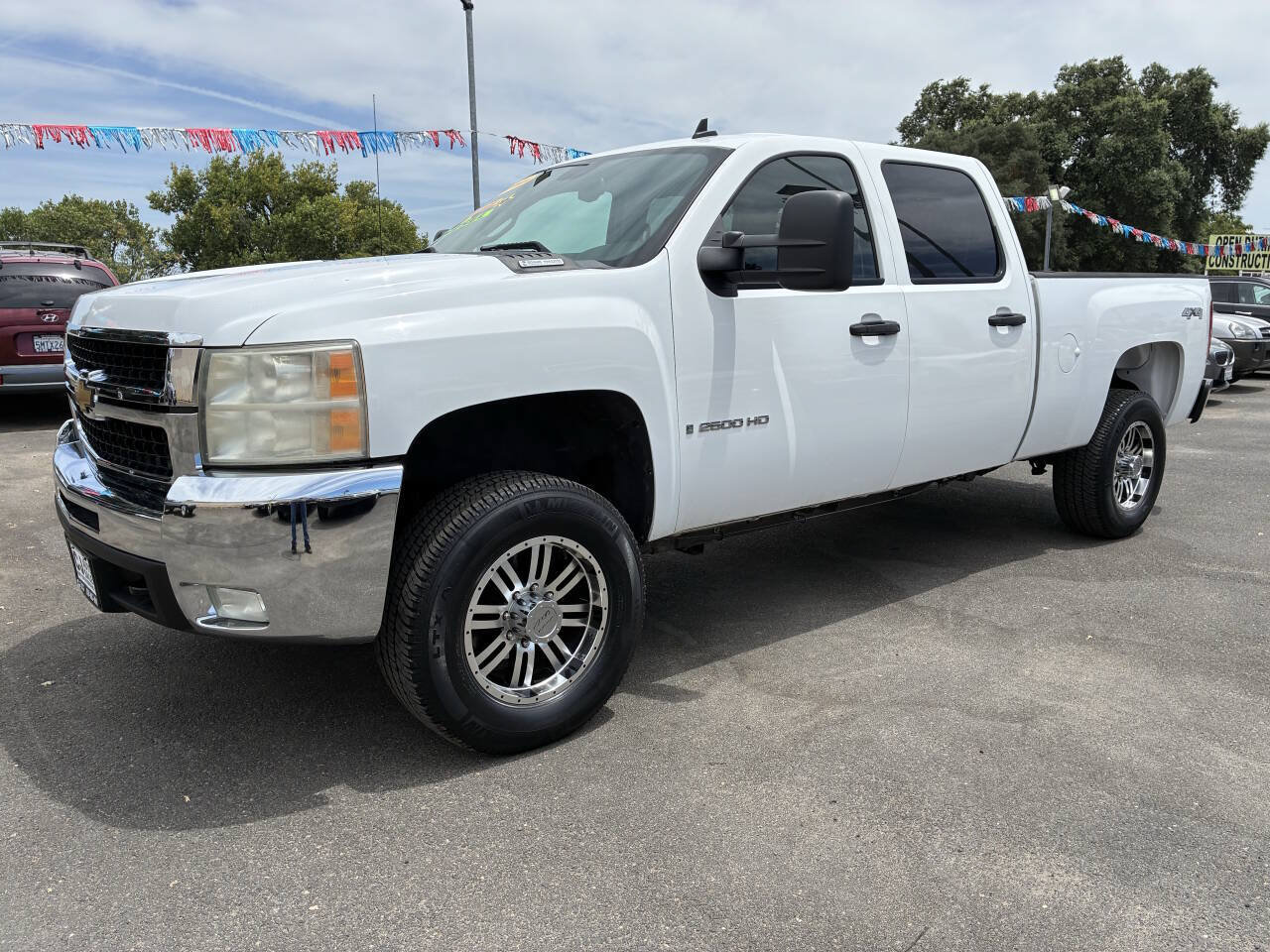 Used 2007 Chevrolet Silverado 2500 LT w/ 1LT Convenience Package AWD/4WD image 1