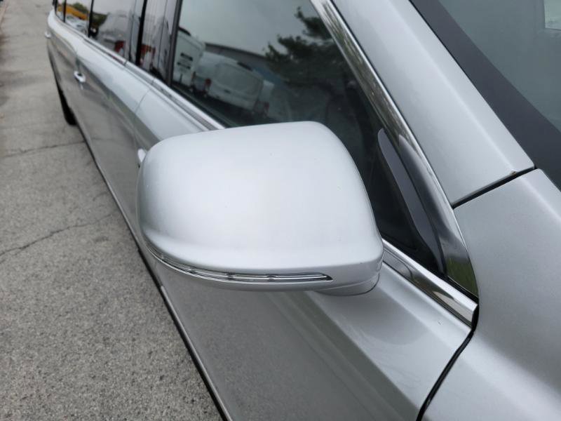 Used 2013 Lincoln MKT Limo AWD image 20