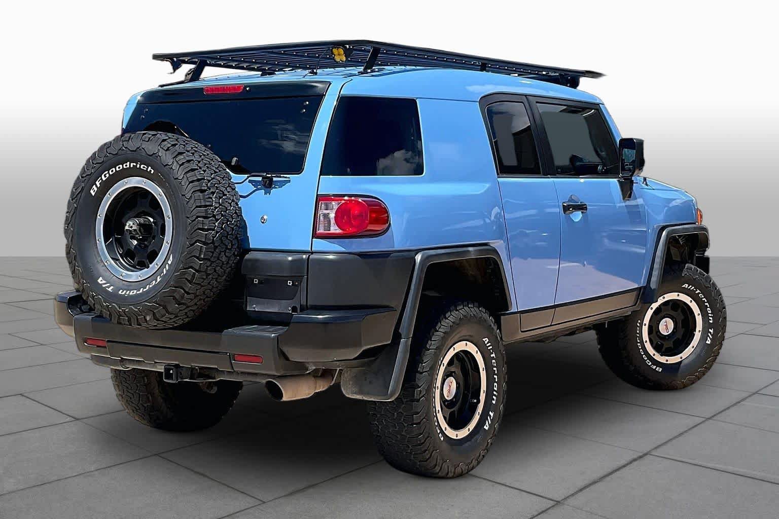 Used 2011 Toyota FJ Cruiser 4WD w/ TRD Sport Pkg image 12