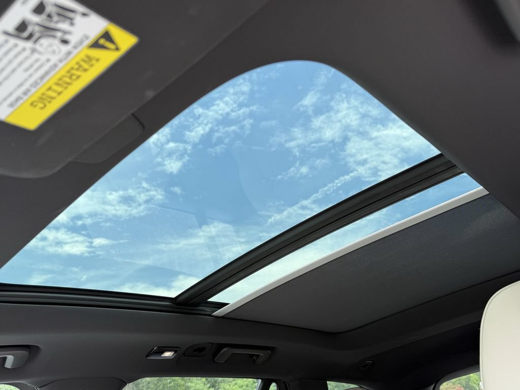 Certified 2025 Volvo XC90 B5 Core AWD/4WD image 10