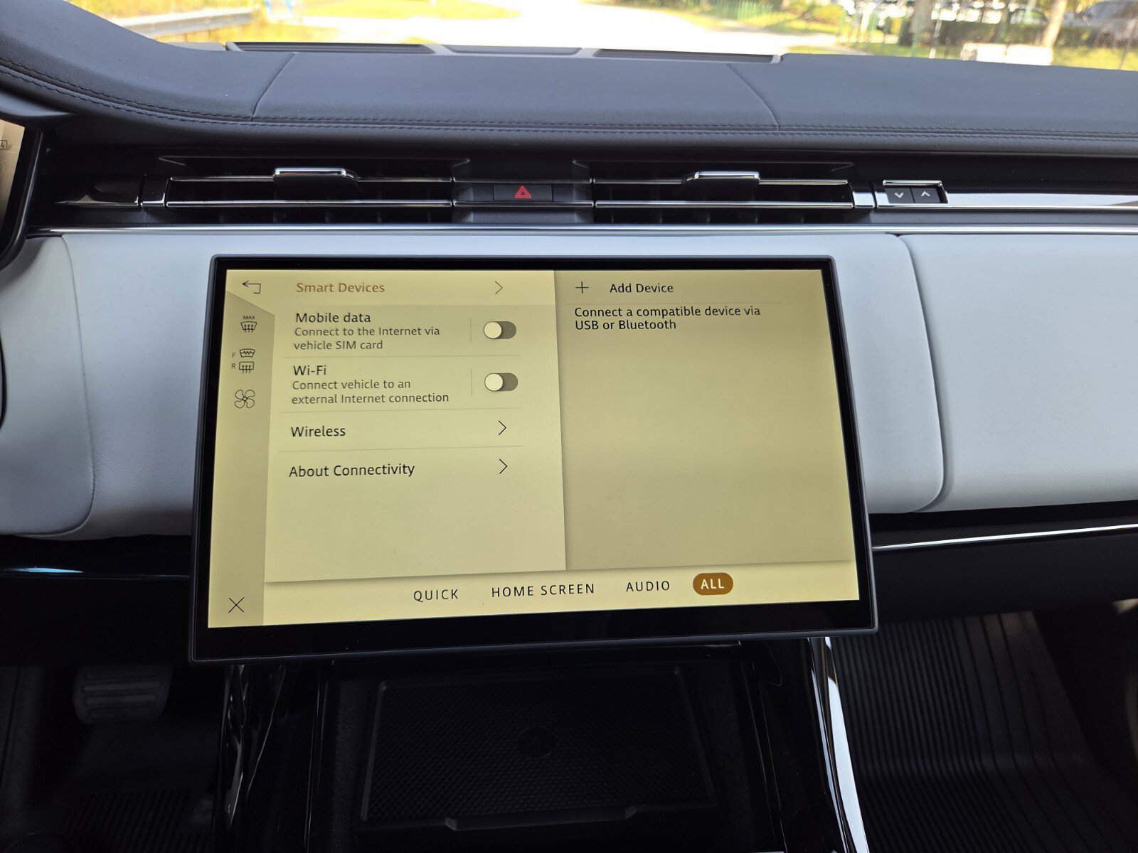 New 2025 Land Rover Range Rover Sport SE image 25