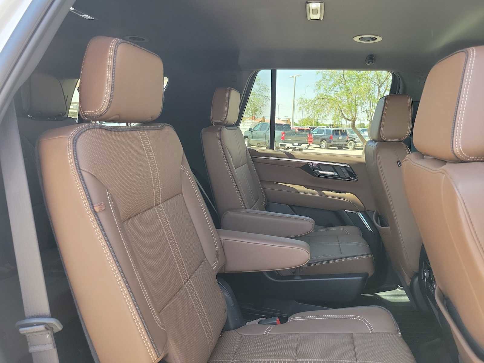 Used 2025 Chevrolet Tahoe High Country image 18