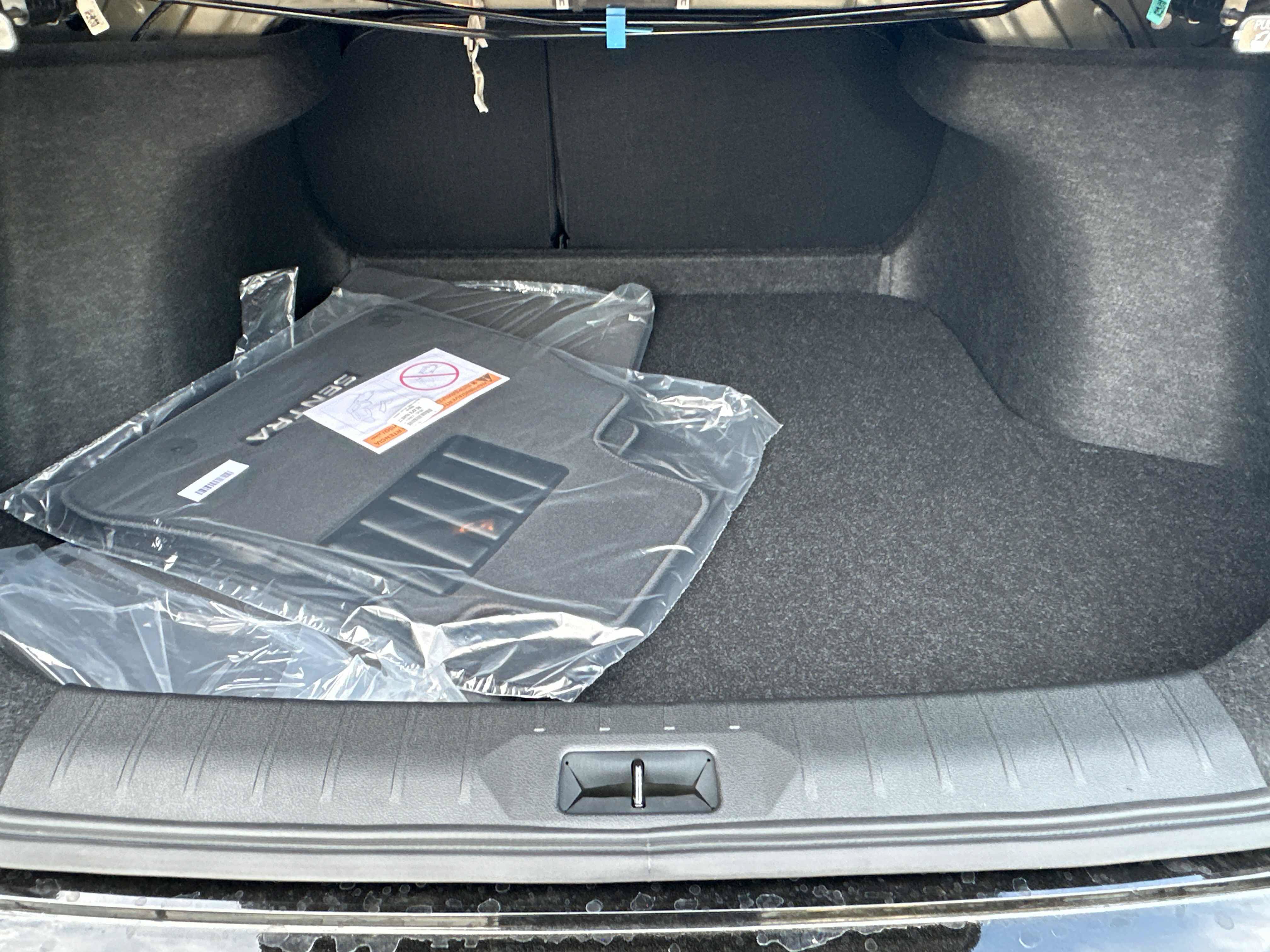 New 2026 Nissan Sentra SR w/ Floor Mat Package FWD image 16
