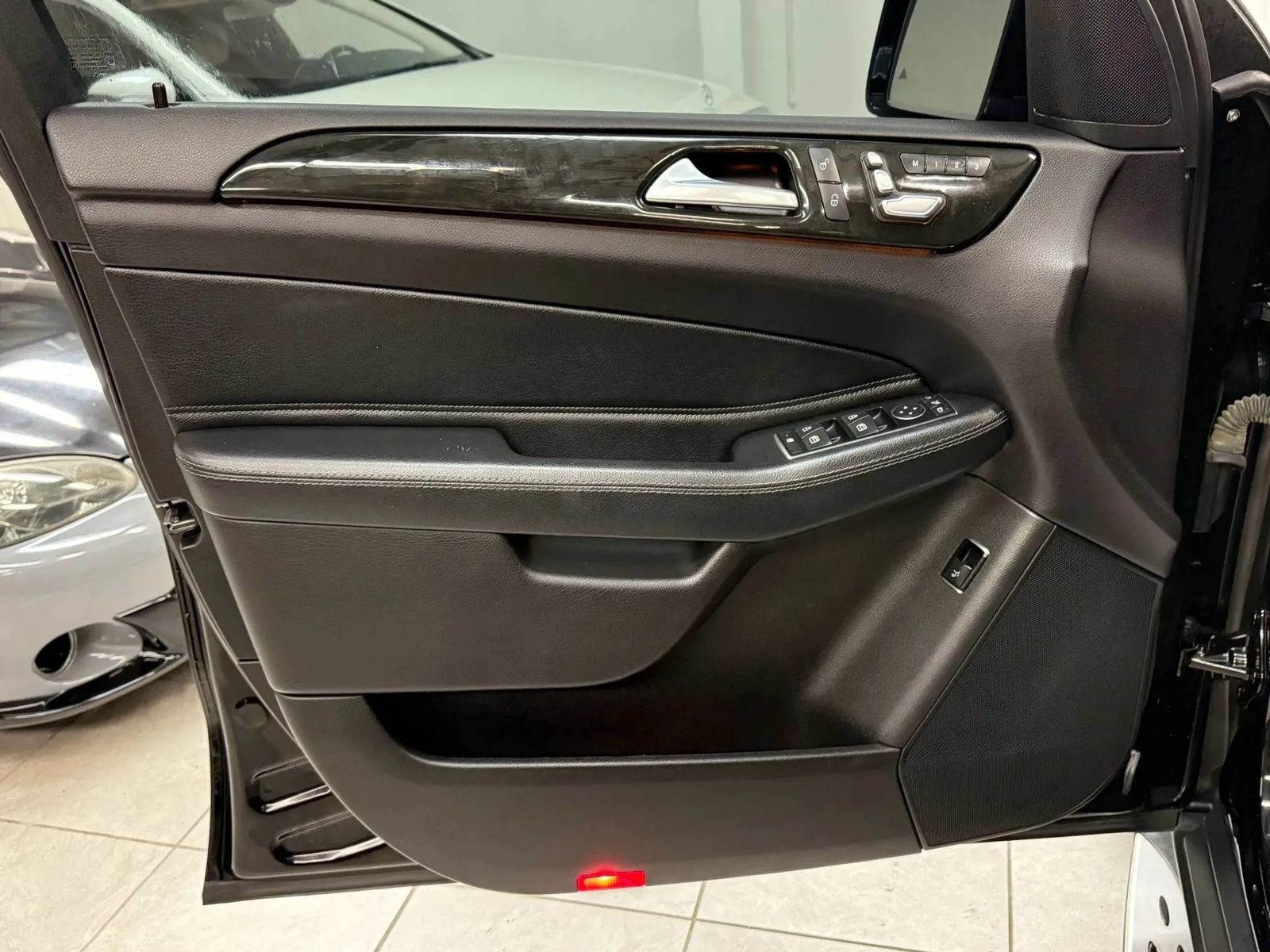 Used 2016 Mercedes-Benz GLE 350 w/ Premium Package image 13