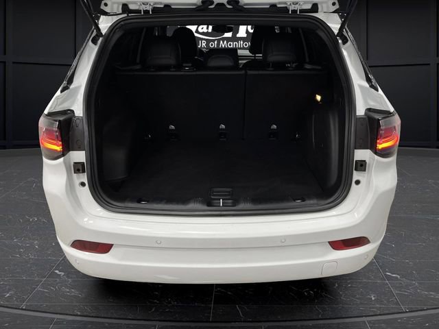 Used 2024 Jeep Compass Limited w/ High Altitude Package image 16