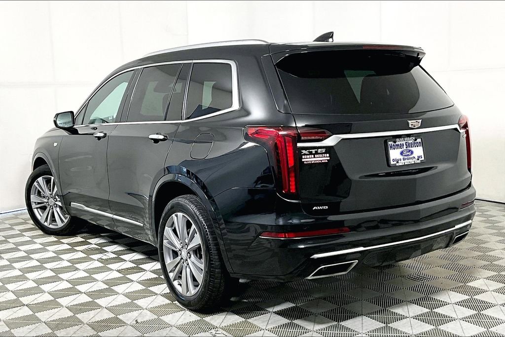 Used 2024 Cadillac XT6 Premium Luxury image 11
