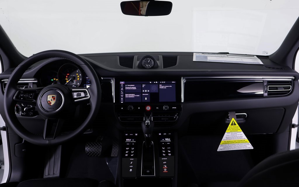 New 2025 Porsche Macan image 9