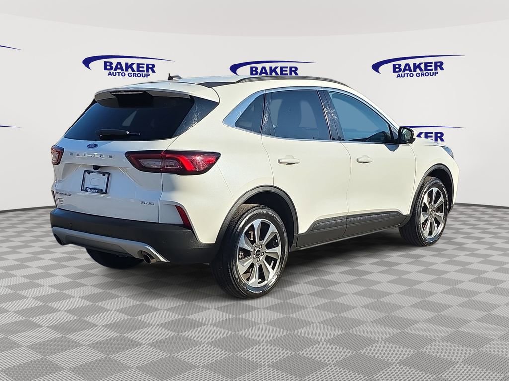 Used 2024 Ford Escape Platinum image 5