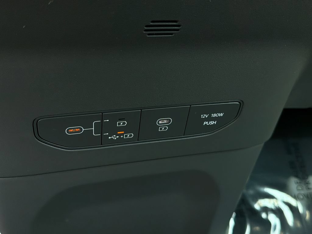 Certified 2024 Kia EV9 Wind AWD/4WD image 32