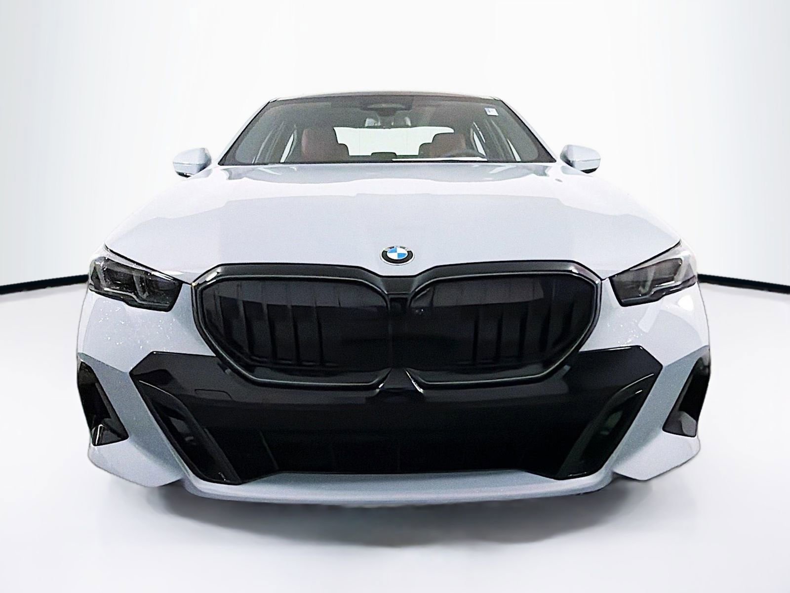 New 2026 BMW 530i xDrive w/ M Sport Package AWD/4WD image 2
