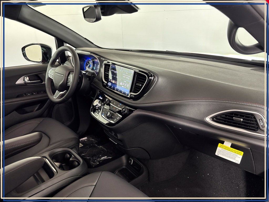 New 2027 Chrysler Pacifica Select AWD/4WD image 37