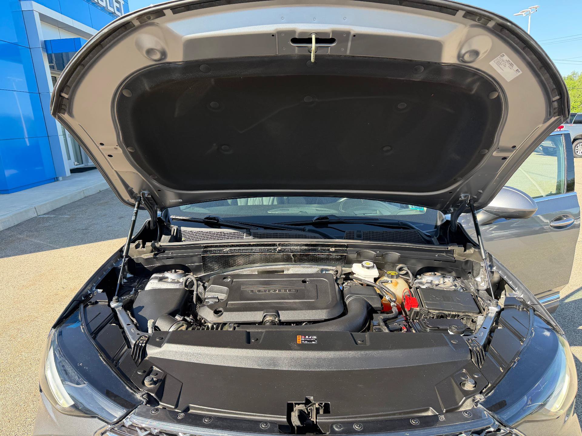 Certified 2022 Buick Envision Avenir w/ Technology Package II AWD/4WD image 38