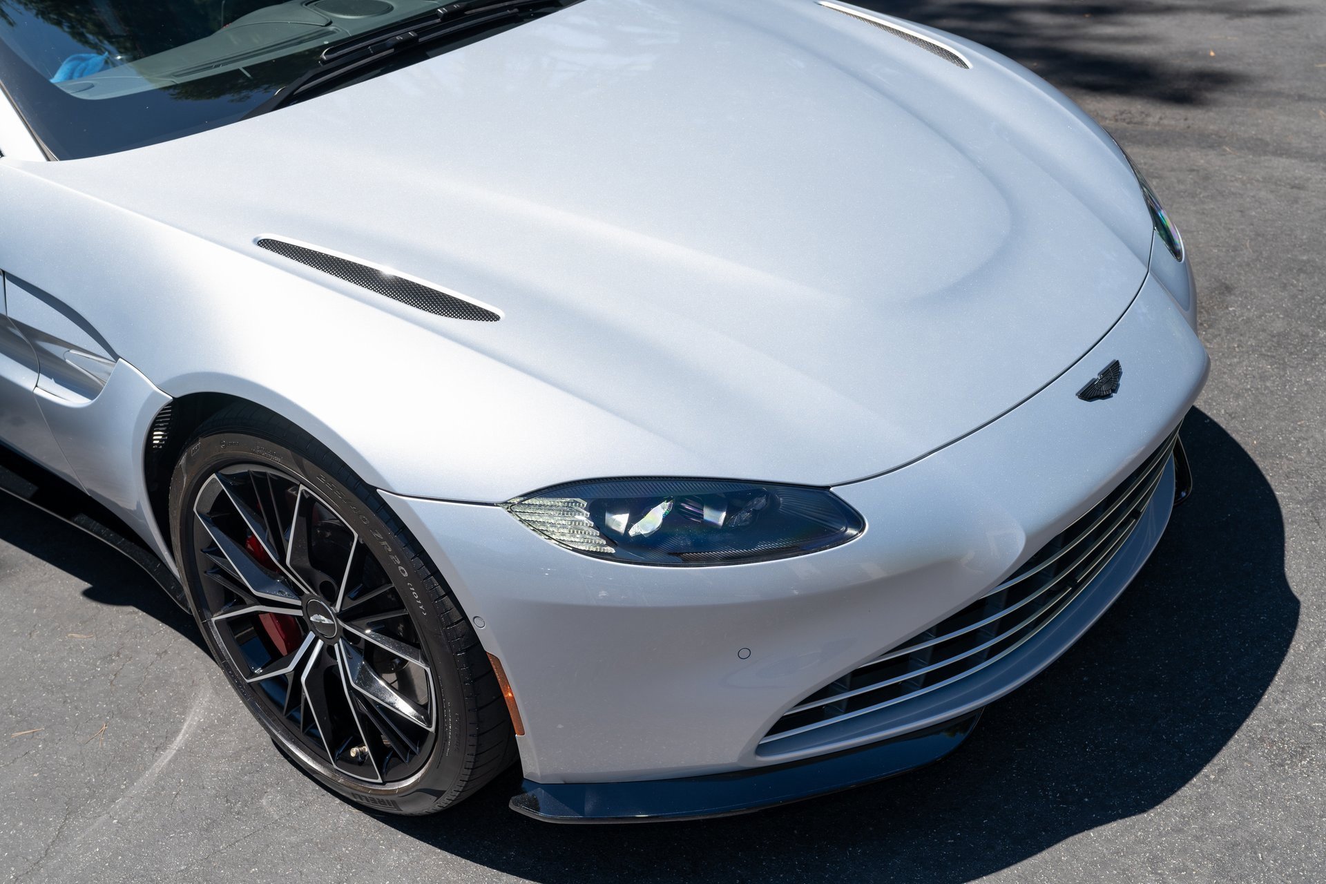 Used 2023 Aston Martin V8 Vantage Roadster image 11