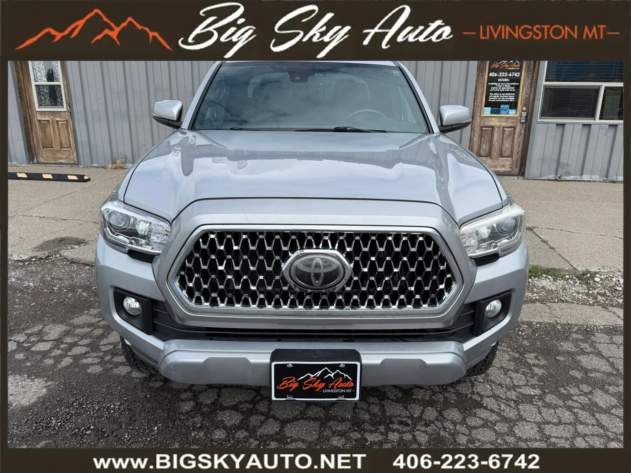 Used 2019 Toyota Tacoma TRD Off-Road w/ Technology Package AWD/4WD image 2