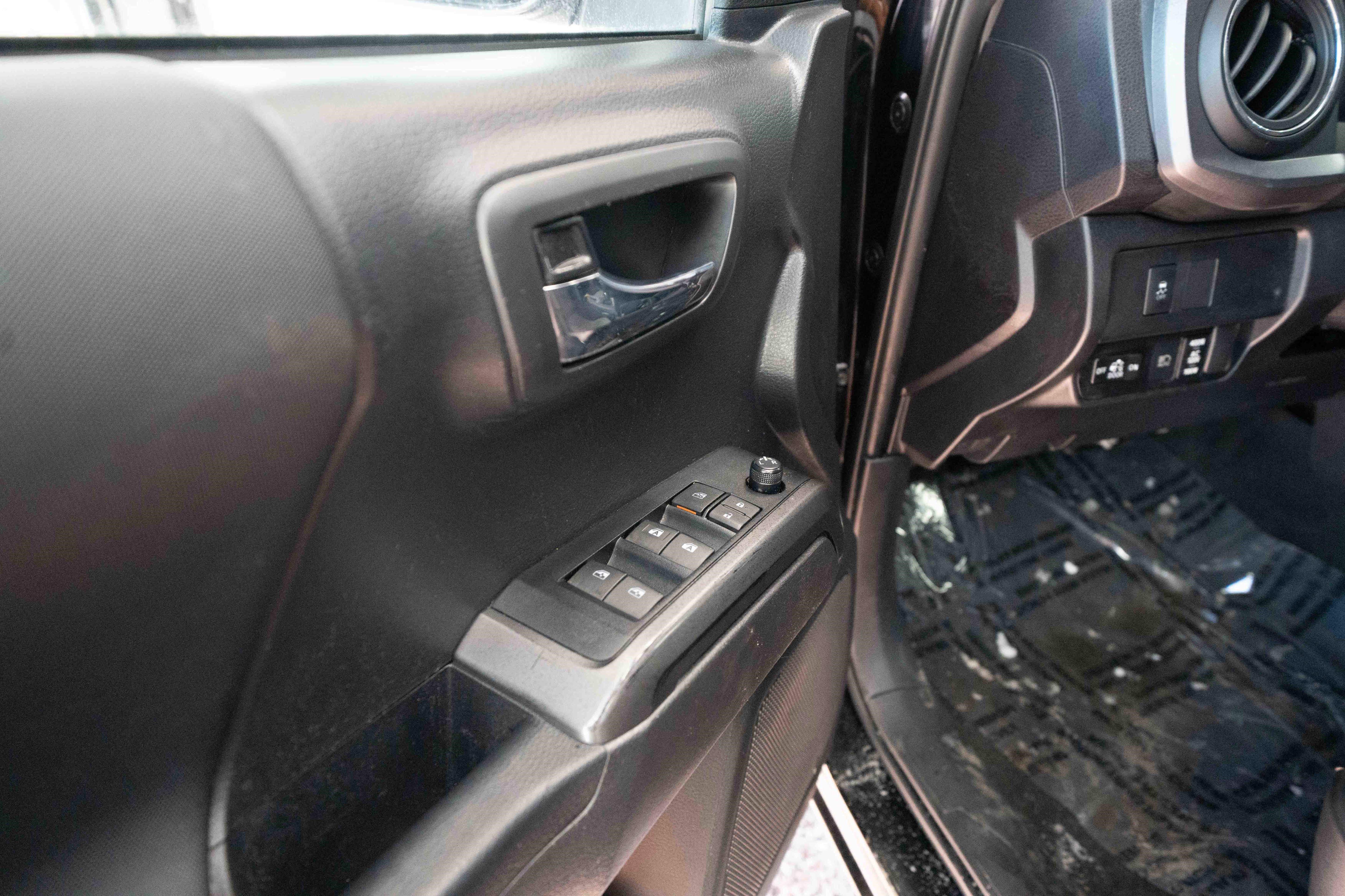 Used 2023 Toyota Tacoma TRD Off-Road image 7