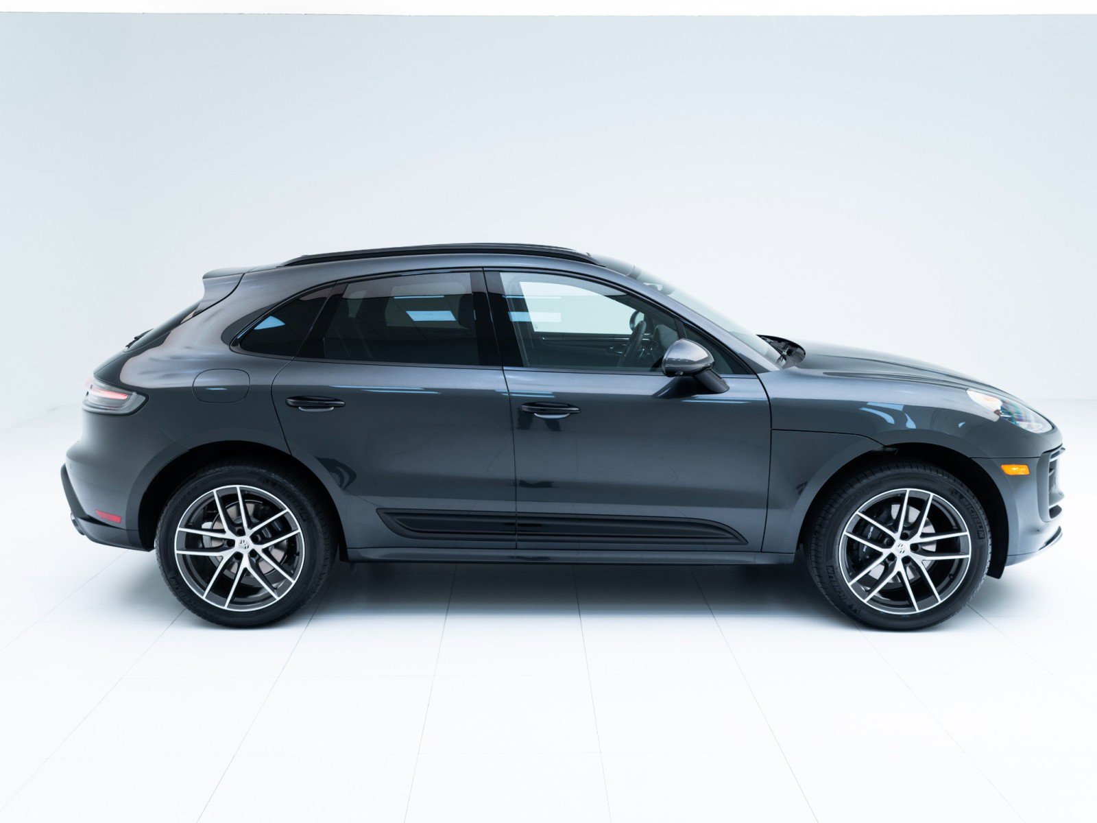 New 2026 Porsche Macan image 8