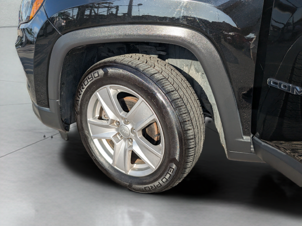 Used 2022 Jeep Compass Latitude FWD image 33