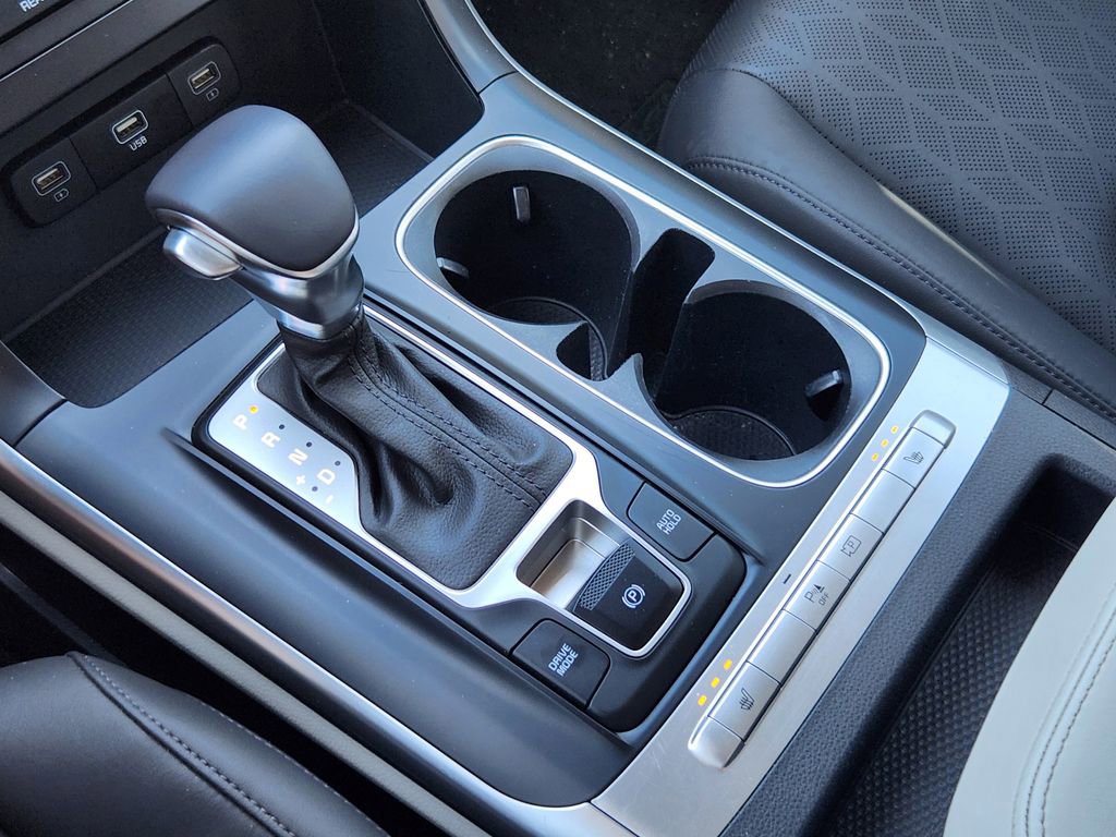 Used 2024 Kia Carnival LX image 18