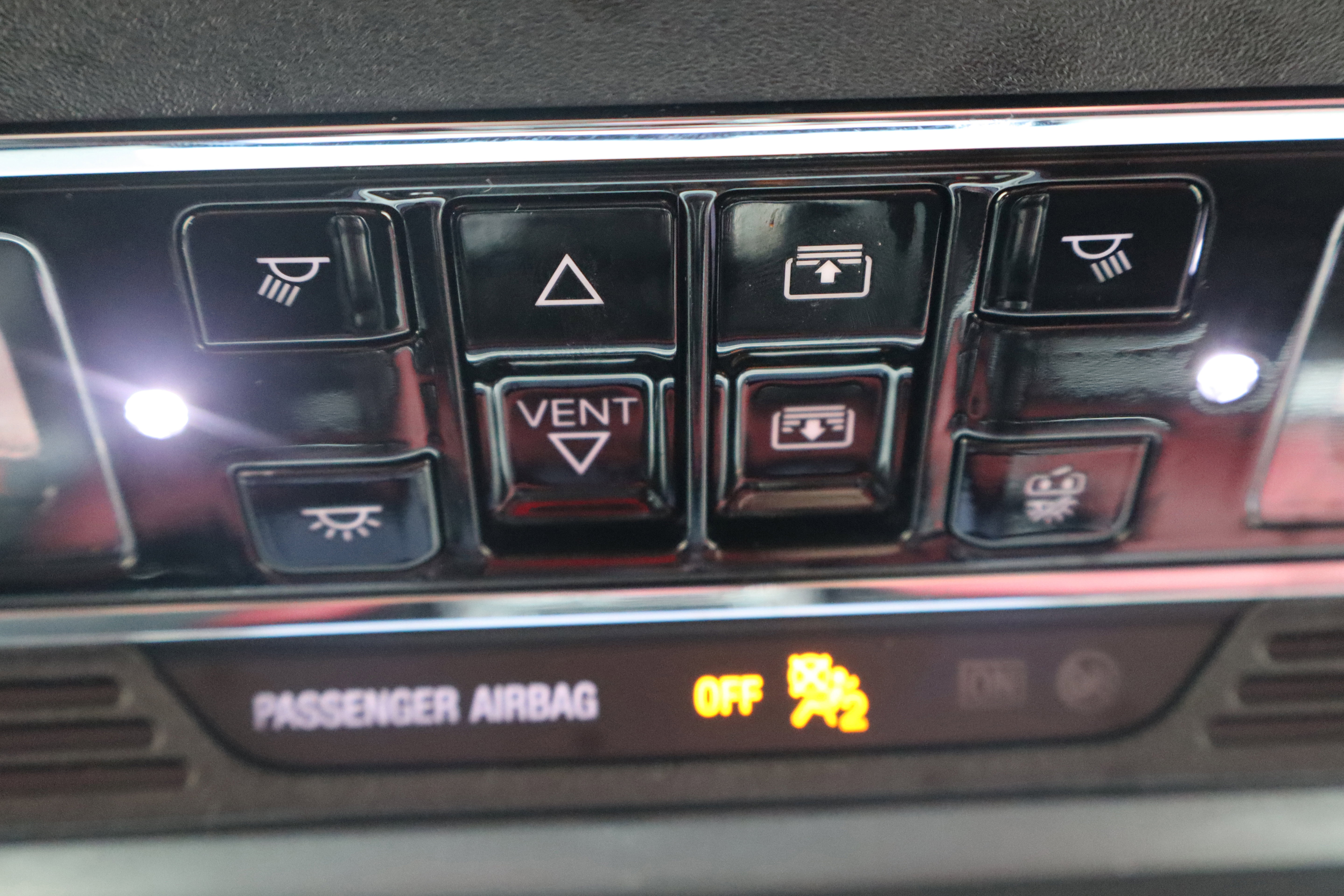 Used 2025 Lincoln Corsair Reserve image 24