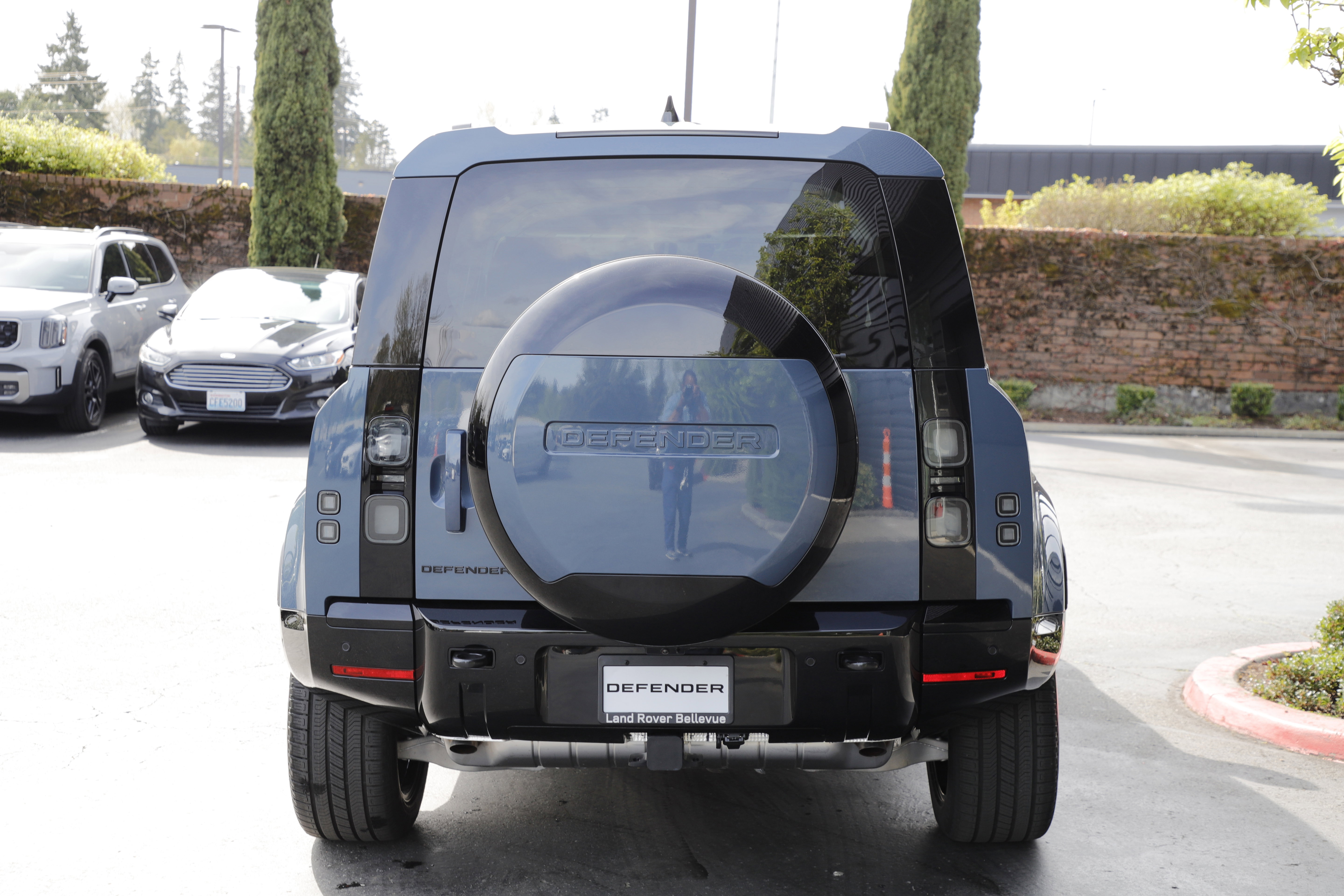 New 2026 Land Rover Defender 110 X-Dynamic SE image 5