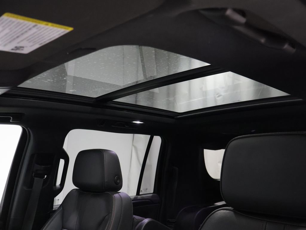 Used 2021 Chevrolet Suburban RST image 11