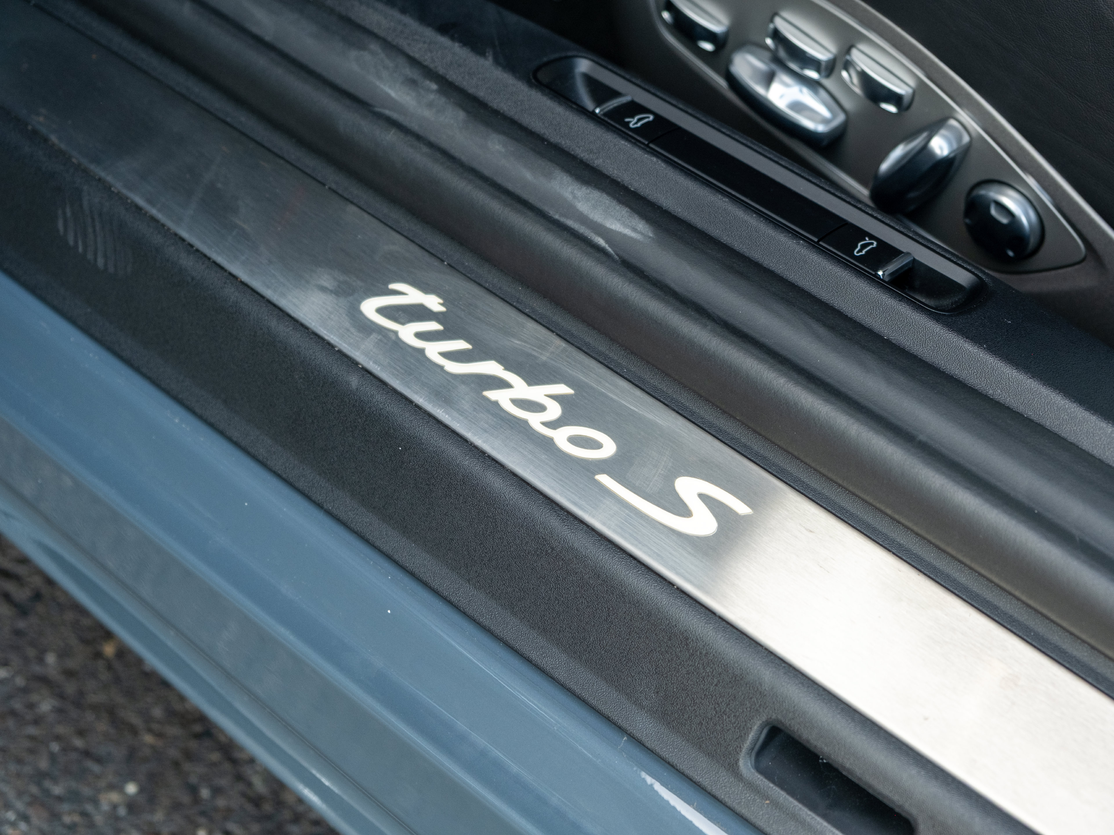 Certified 2019 Porsche 911 Turbo S AWD/4WD image 42