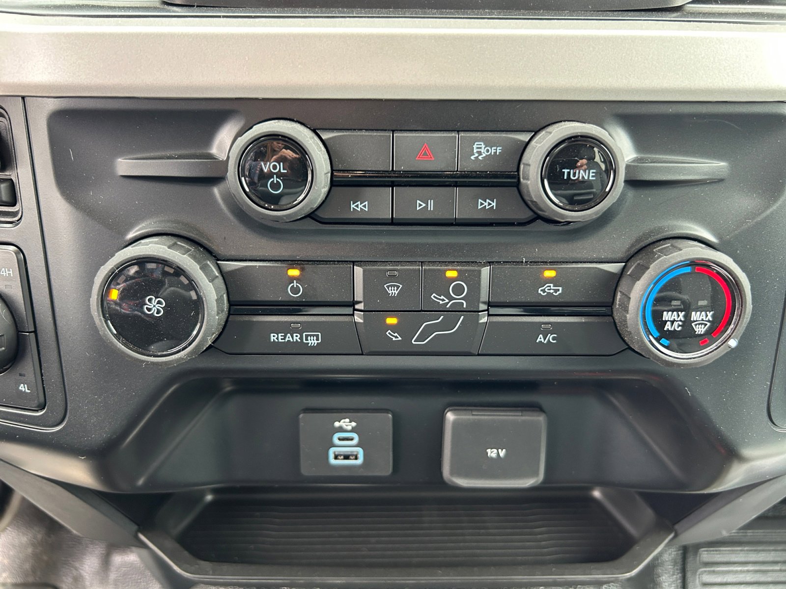 New 2026 Ford F550 4x4 Crew Cab image 15